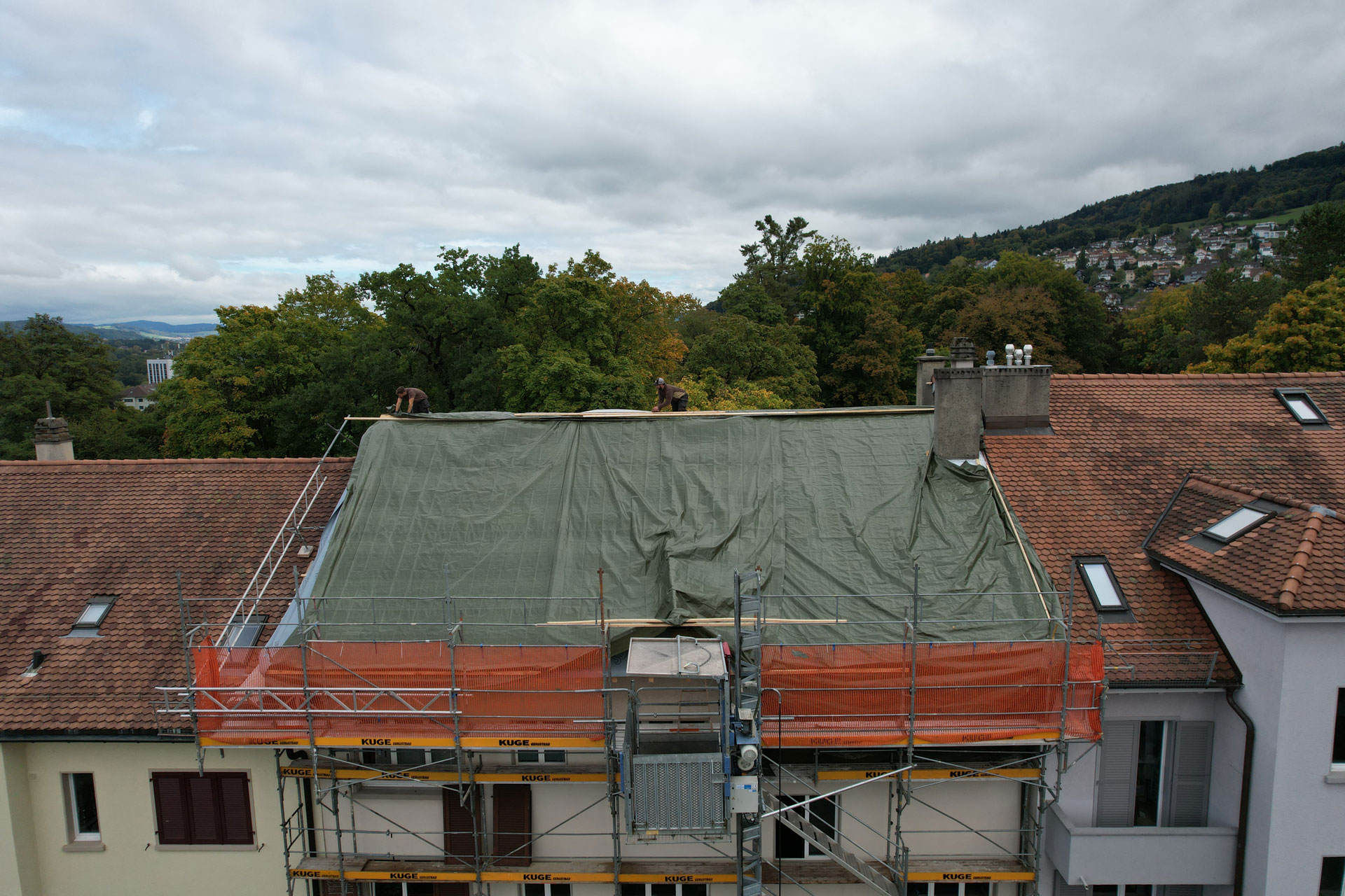 Dachgerüst in der Region Biel/Bienne – Foto: KUGE Bau AG